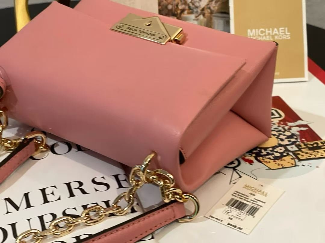 Michael Kors MK Cece Mini 迷你皮革斜挎包 Soft Pink 底部結構
